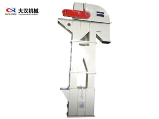 牽引構(gòu)件是鍛造環(huán)鏈，輸送量可達(dá)365m3/h，可提升50m
