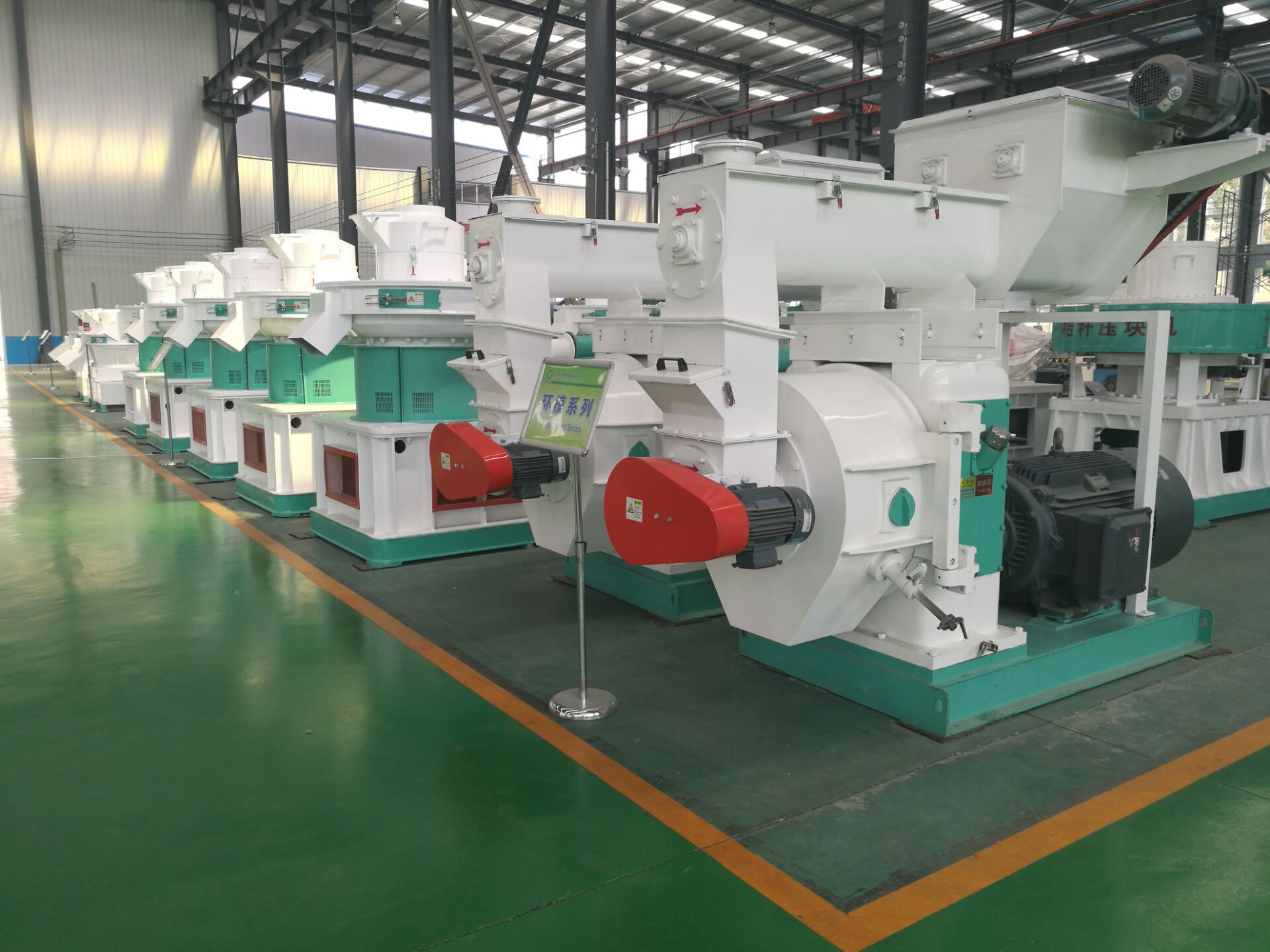 生物質(zhì)秸稈顆粒機 生物質(zhì)秸稈顆粒機